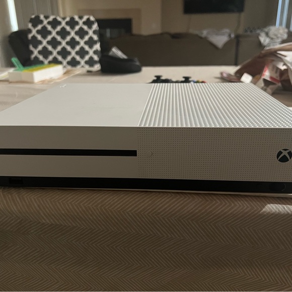 Xbox One S - Picture 5 of 8